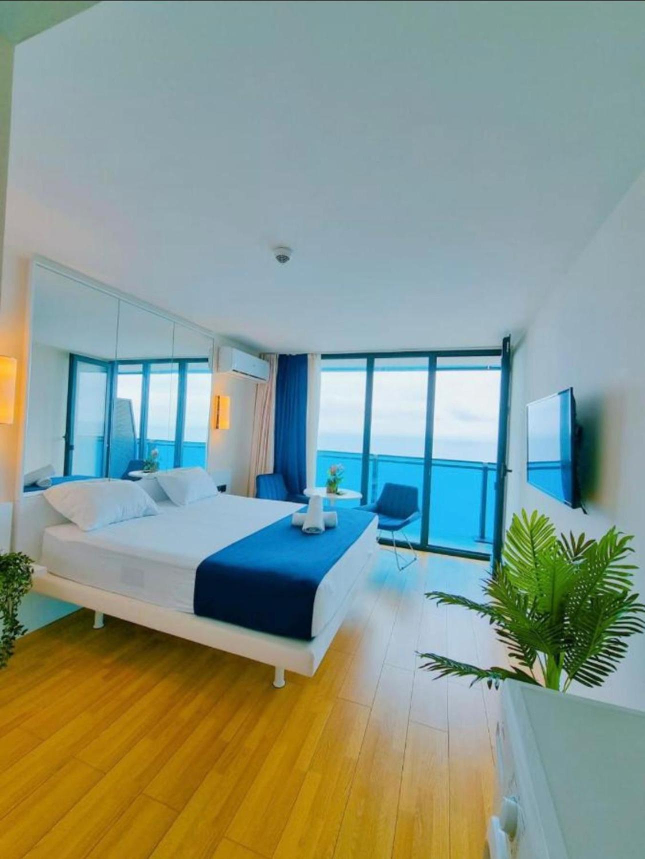 Orbi City Apartment With Sea View Batumi Exterior foto